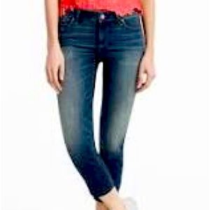 WHBM straight-leg crops, size 6, zip hem.